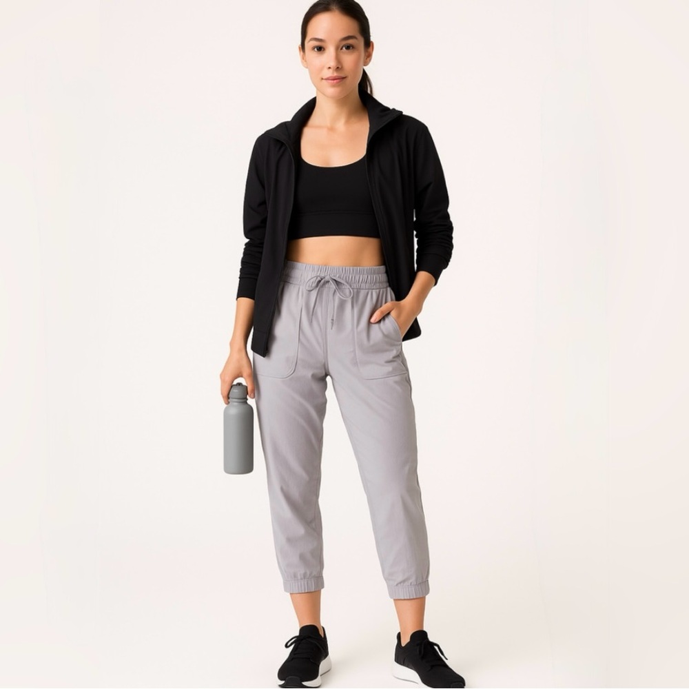 Lululemon Beyond the Studio Crop
Rhino Grey (First Release) Sz 4🧡